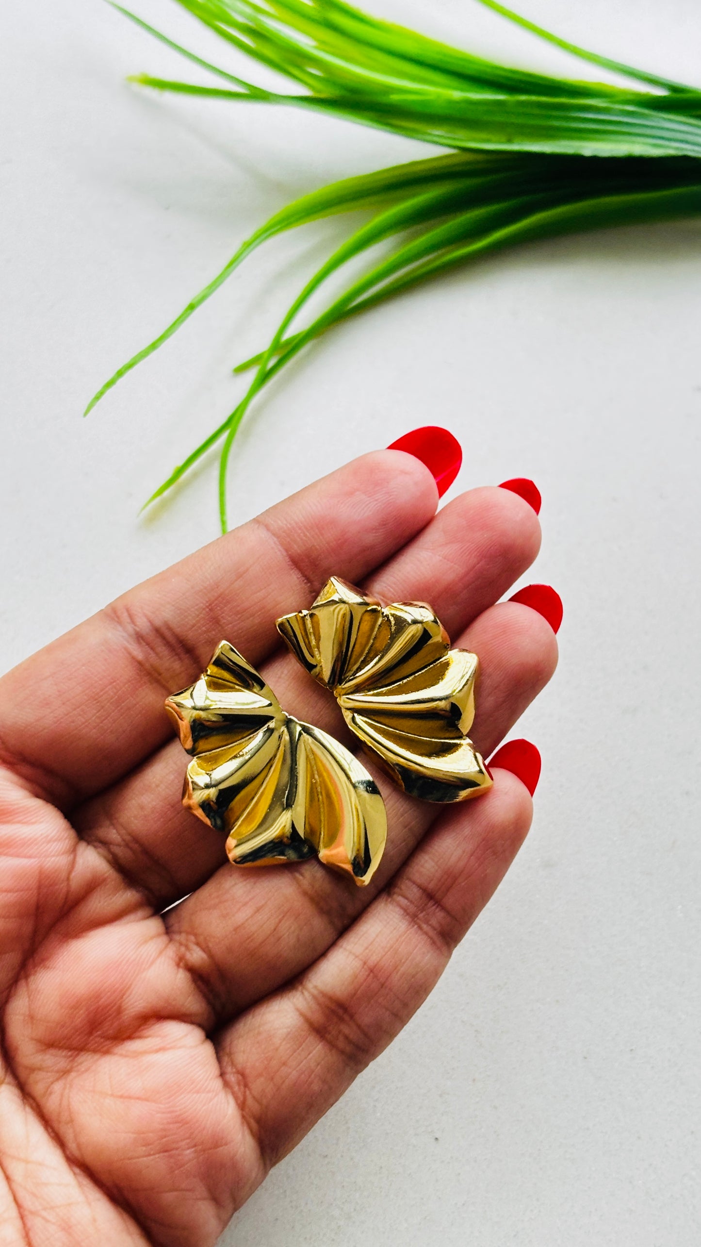 Gold Scallop Statement Earnings