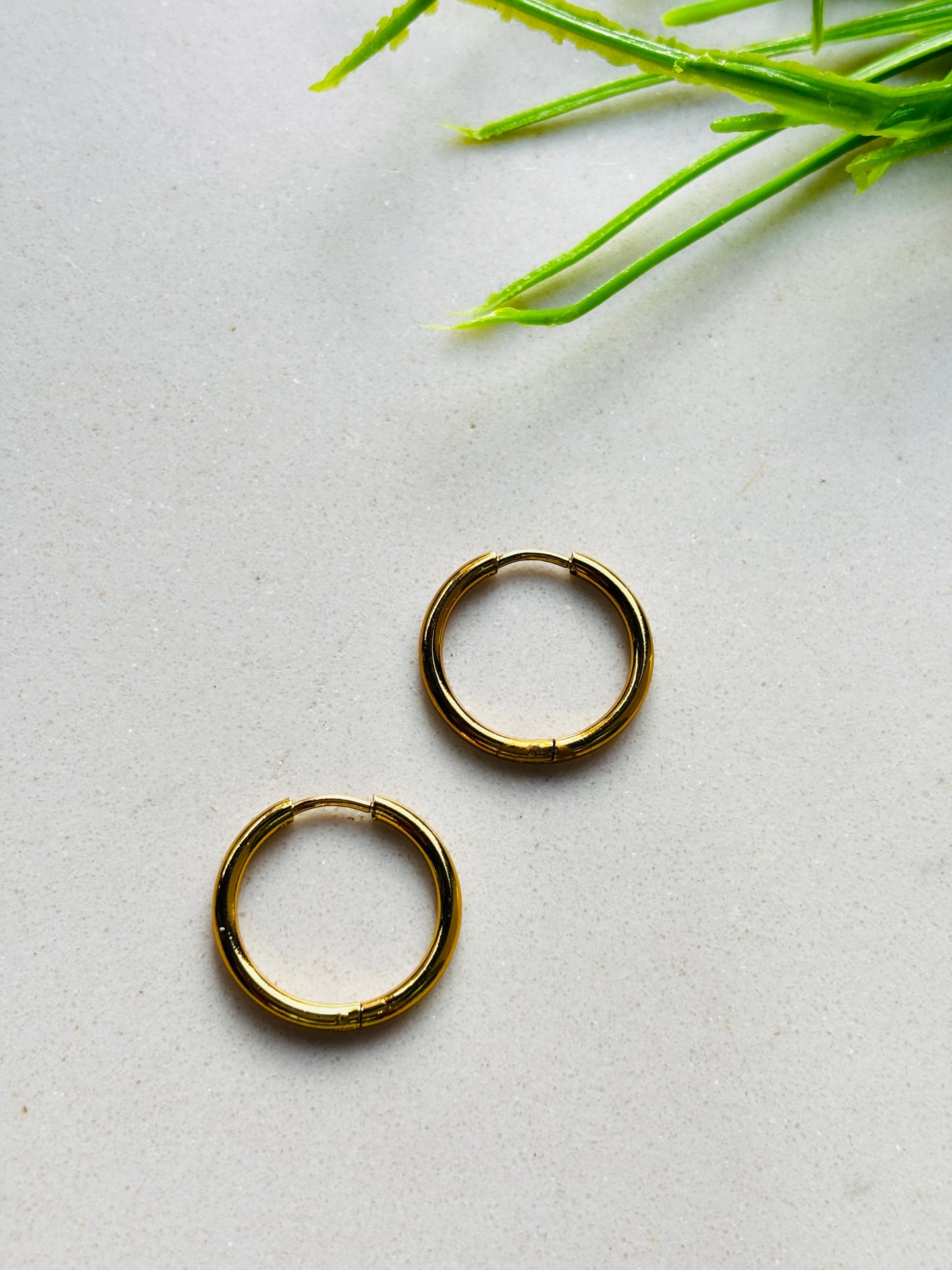 Basic Gold Hoops (Medium Size)