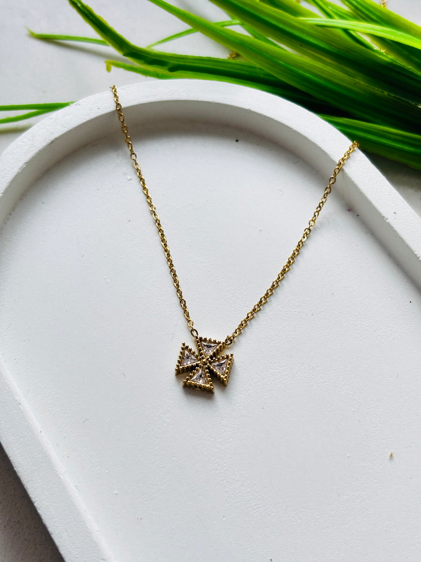 Flower Motif Necklace