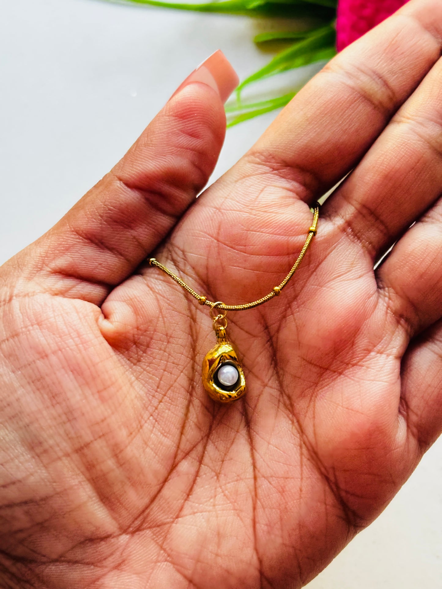 Gold Pearl Pendant Necklace