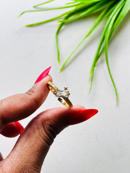 Regency Solitaire - White