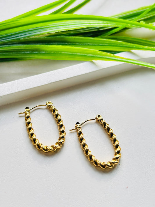 Elongated Rope Hoops