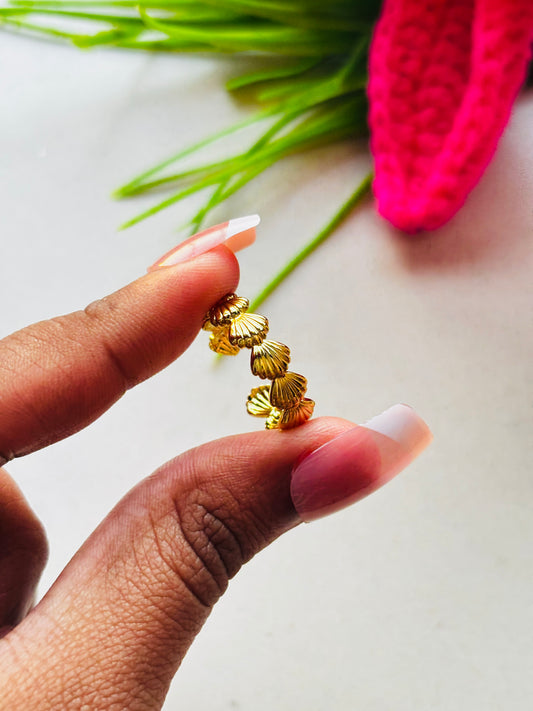 Gold seashell Ring