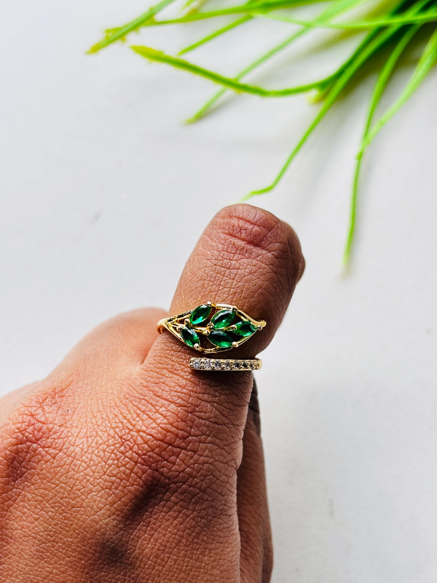 Flora Pave Ring Green