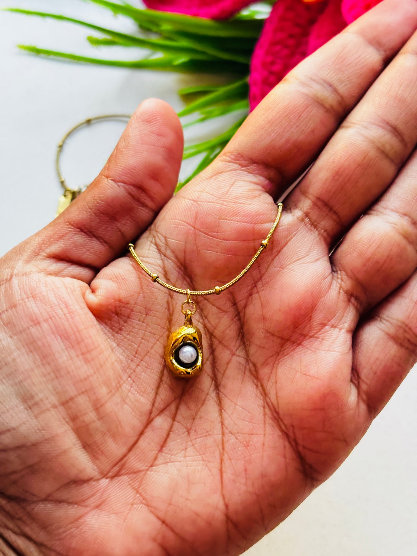 Gold Pearl Pendant Necklace