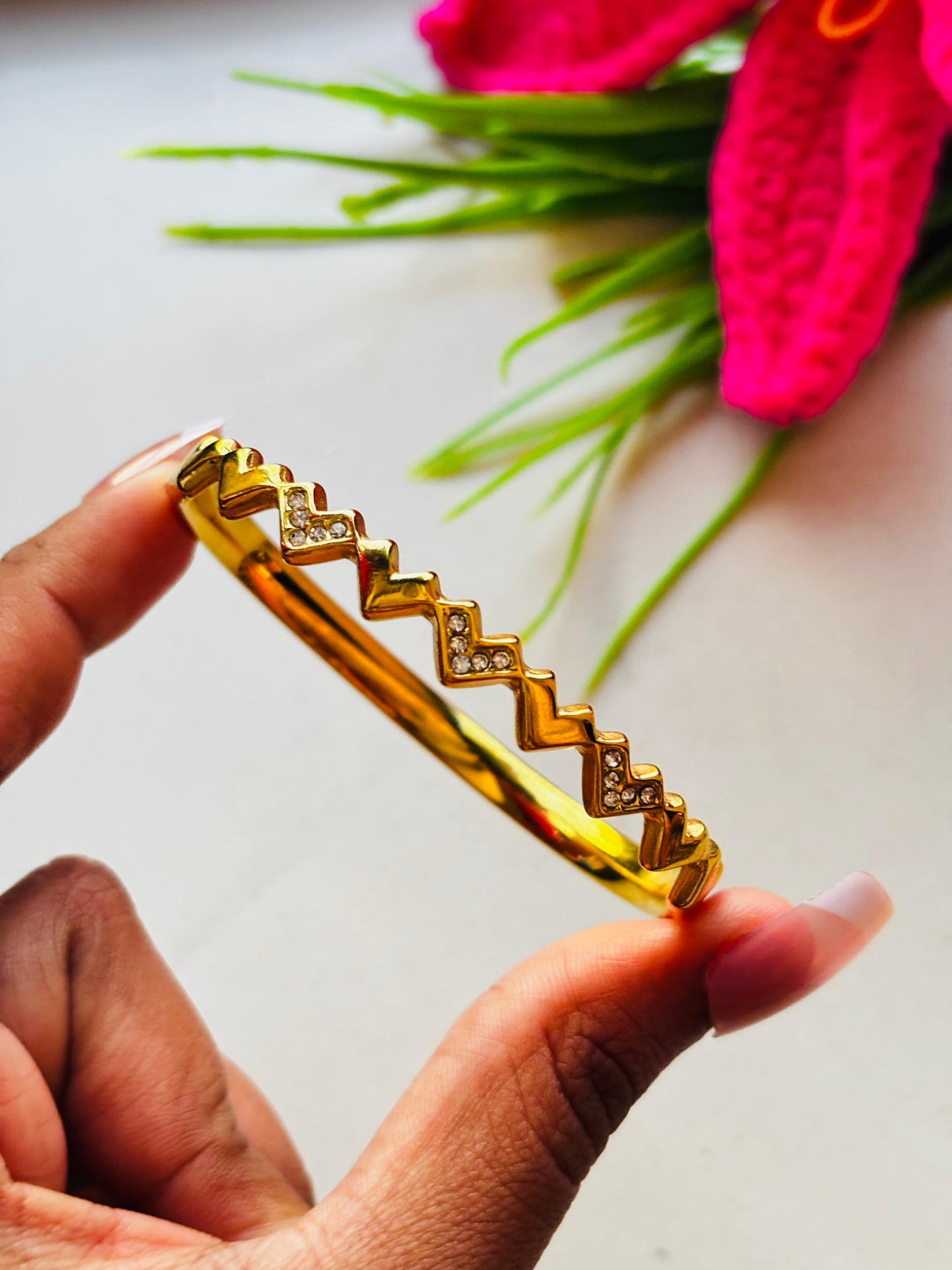 Open Set Gemstone Kada