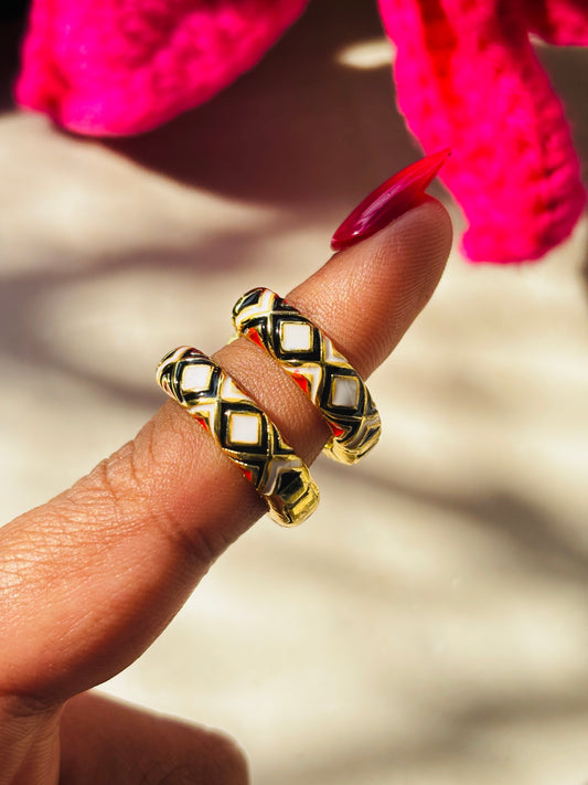 Black & White Zig Zag Enamel Hoops