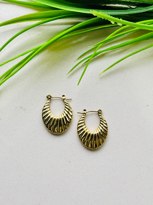 Radiant Fan-Textured Gold Hoop Earrings