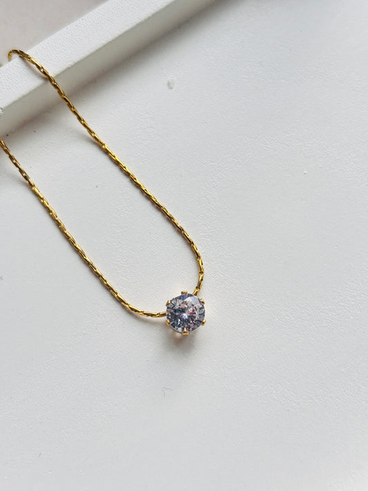 Solitare Pendant Necklace