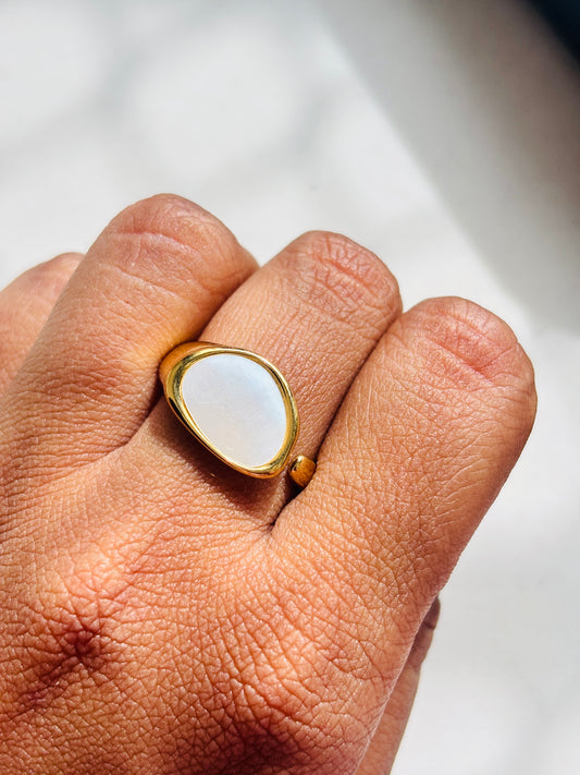 Mother of Pearl Oval